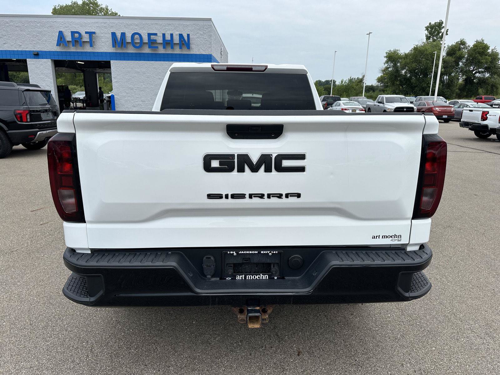 Used 2019 GMC Sierra 1500 4x4 Crew Cab w/ Convenience Package image 4
