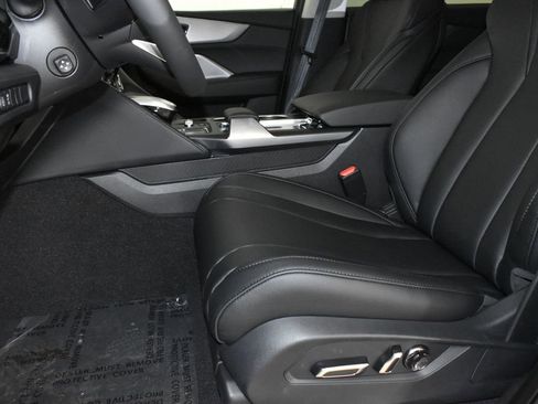 Used 2024 Acura MDX SH-AWD image 11