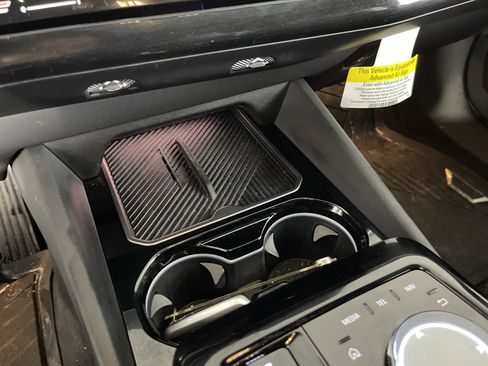 Used 2026 BMW 530i xDrive w/ Premium Package image 14