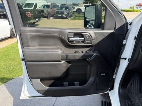 Used 2022 GMC Sierra 2500 AT4 w/ AT4 Preferred Package AWD/4WD image 9