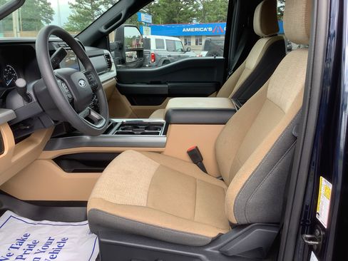 Used 2024 Ford F250 XLT AWD/4WD image 11