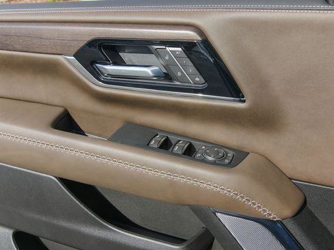 New 2026 GMC Yukon Denali Ultimate AWD/4WD image 14