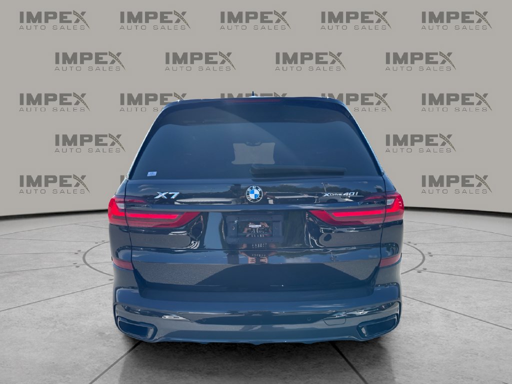 Used 2021 BMW X7 xDrive40i w/ M Sport Package AWD/4WD image 4