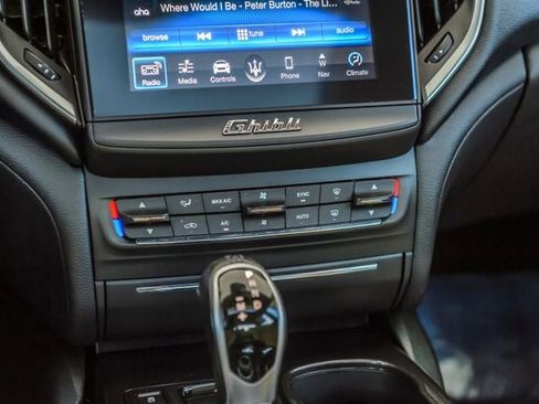 Used 2018 Maserati Ghibli image 32