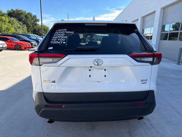 Used 2021 Toyota RAV4 XLE AWD/4WD image 4