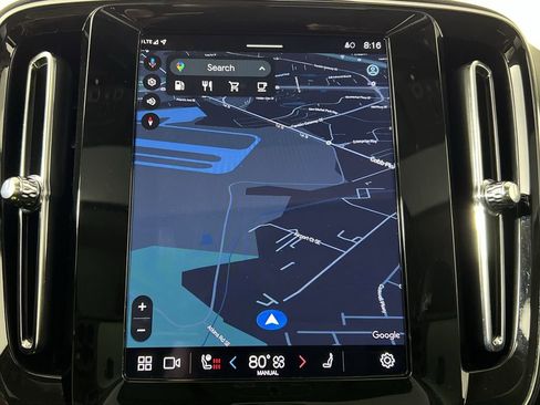 Certified 2025 Volvo XC40 B5 Plus image 21