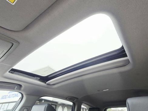 Used 2017 Honda CR-V Touring image 30