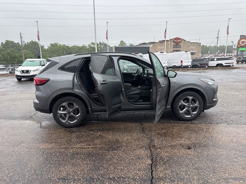 Used 2023 Ford Escape ST-Line w/ Tech Pack #1 AWD/4WD image 8