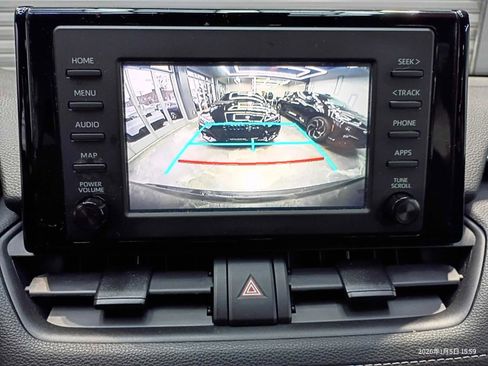 Used 2019 Toyota RAV4 LE image 9