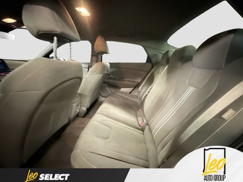 Used 2024 Hyundai Elantra SEL FWD image 23