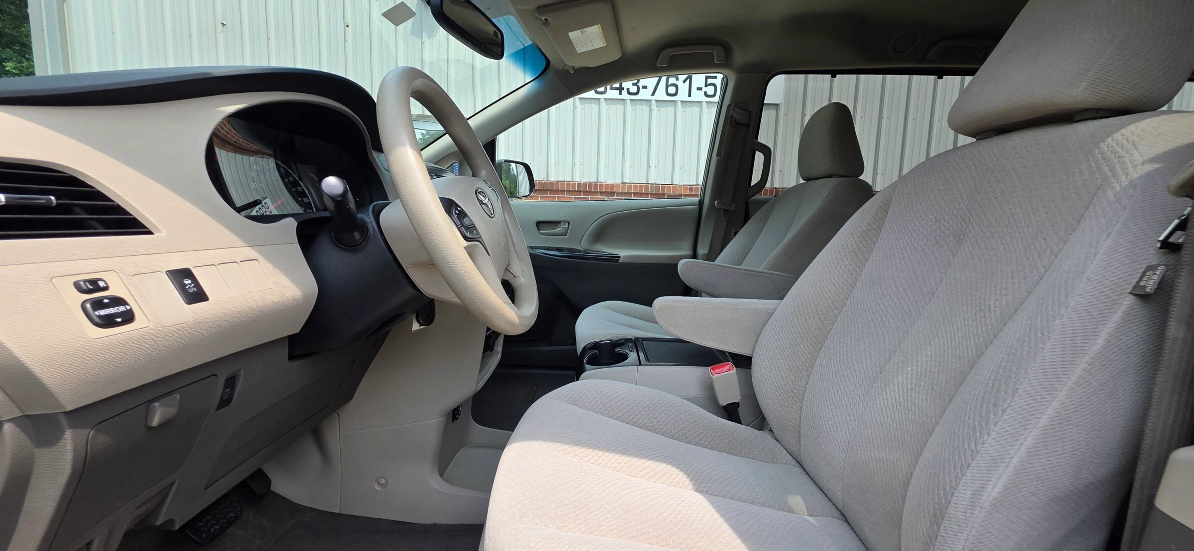 Used 2013 Toyota Sienna LE FWD image 11