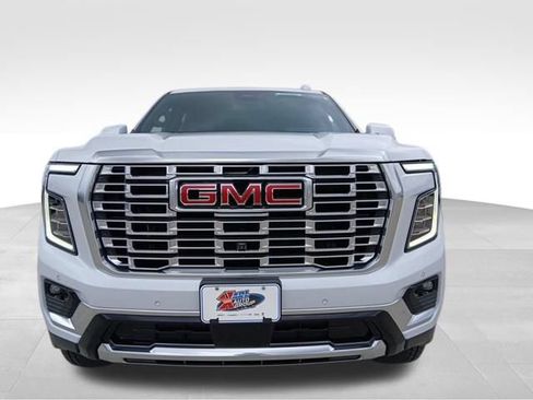 Certified 2026 GMC Yukon XL Denali w/ Sun & Power Step Package AWD/4WD image 8