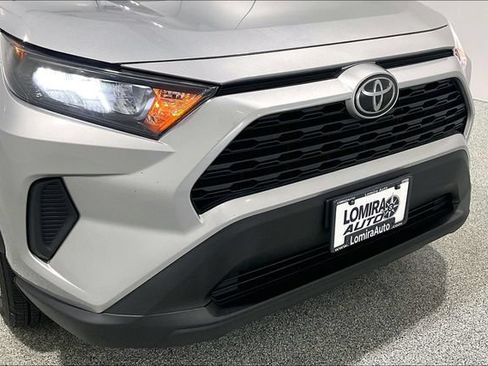Used 2020 Toyota RAV4 LE AWD/4WD image 39