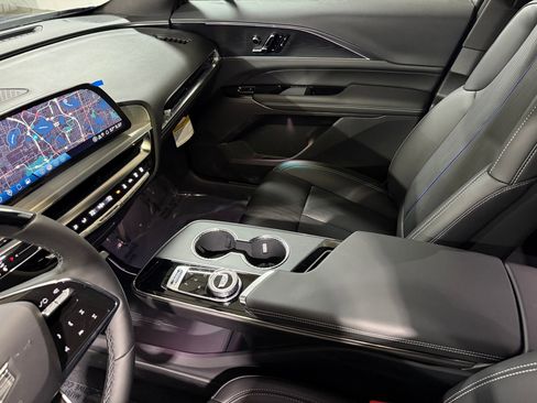 New 2026 Cadillac Lyriq Sport image 35