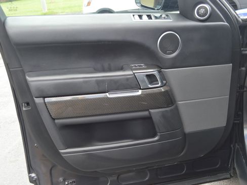 Used 2020 Land Rover Range Rover Sport HST image 12