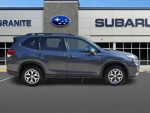Used 2020 Subaru Forester Premium AWD/4WD image 11