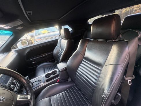 Used 2010 Dodge Challenger R/T image 30