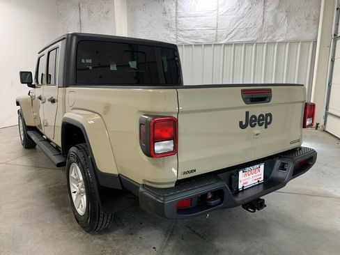 Used 2020 Jeep Gladiator Sport w/ Quick Order Package 24S AWD/4WD image 6