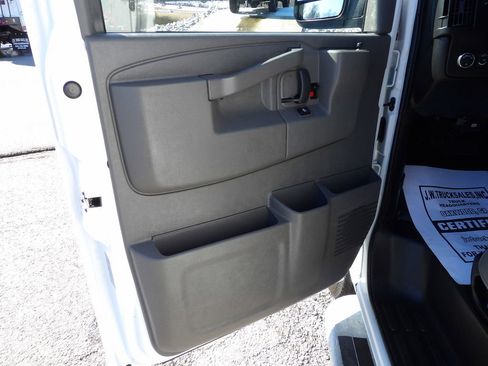 Used 2024 GMC Savana 2500 w/ Driver Convenience Package image 14