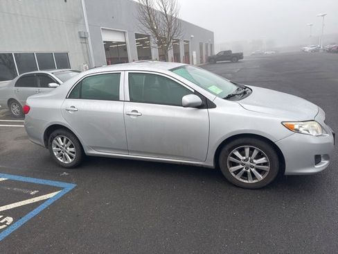 Used 2010 Toyota Corolla LE image 5