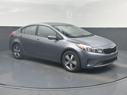 Used 2018 Kia Forte S image 1