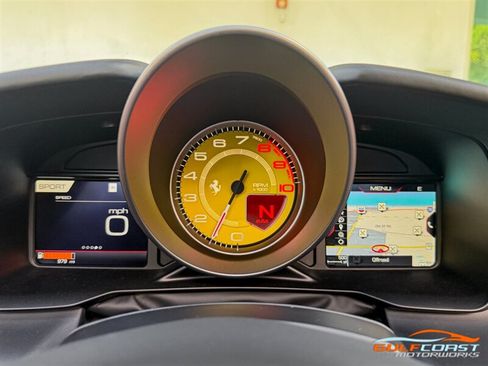 Used 2023 Ferrari F8 Tributo RWD image 13