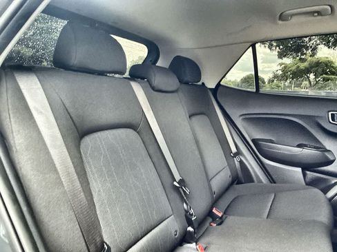 Used 2025 Hyundai Venue SE FWD image 26