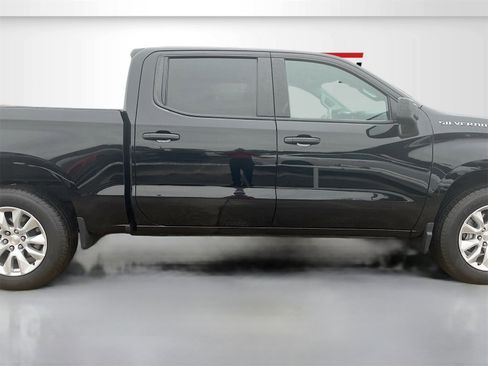 Used 2024 Chevrolet Silverado 1500 Custom image 8