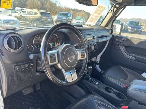 Used 2017 Jeep Wrangler Sport AWD/4WD image 12