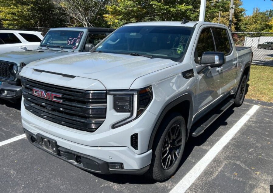 Used 2024 GMC Sierra 1500 Elevation w/ Elevation Premium Package AWD/4WD image 1