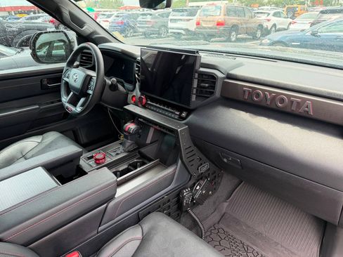Used 2025 Toyota Sequoia TRD Pro AWD/4WD image 32