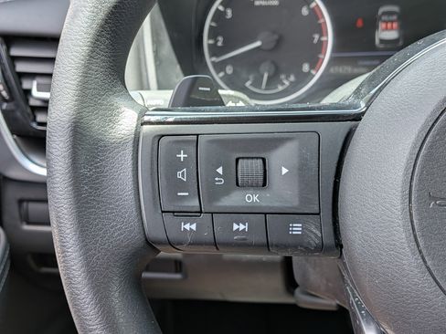 Used 2023 Nissan Rogue SV FWD image 23