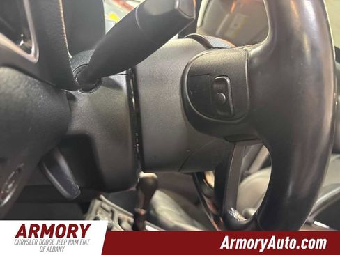 Used 2019 Jeep Cherokee Limited image 12