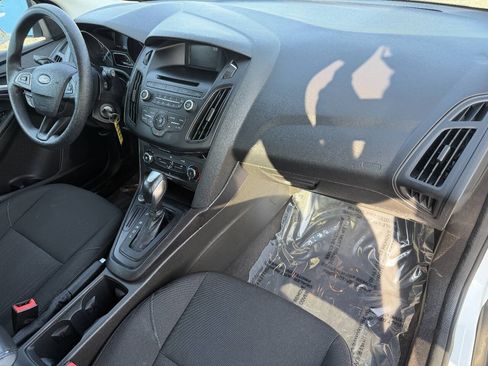 Used 2016 Ford Focus SE FWD image 18