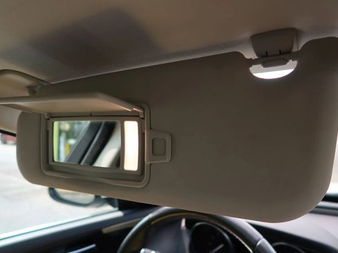 Used 2018 Jaguar XE Prestige image 34