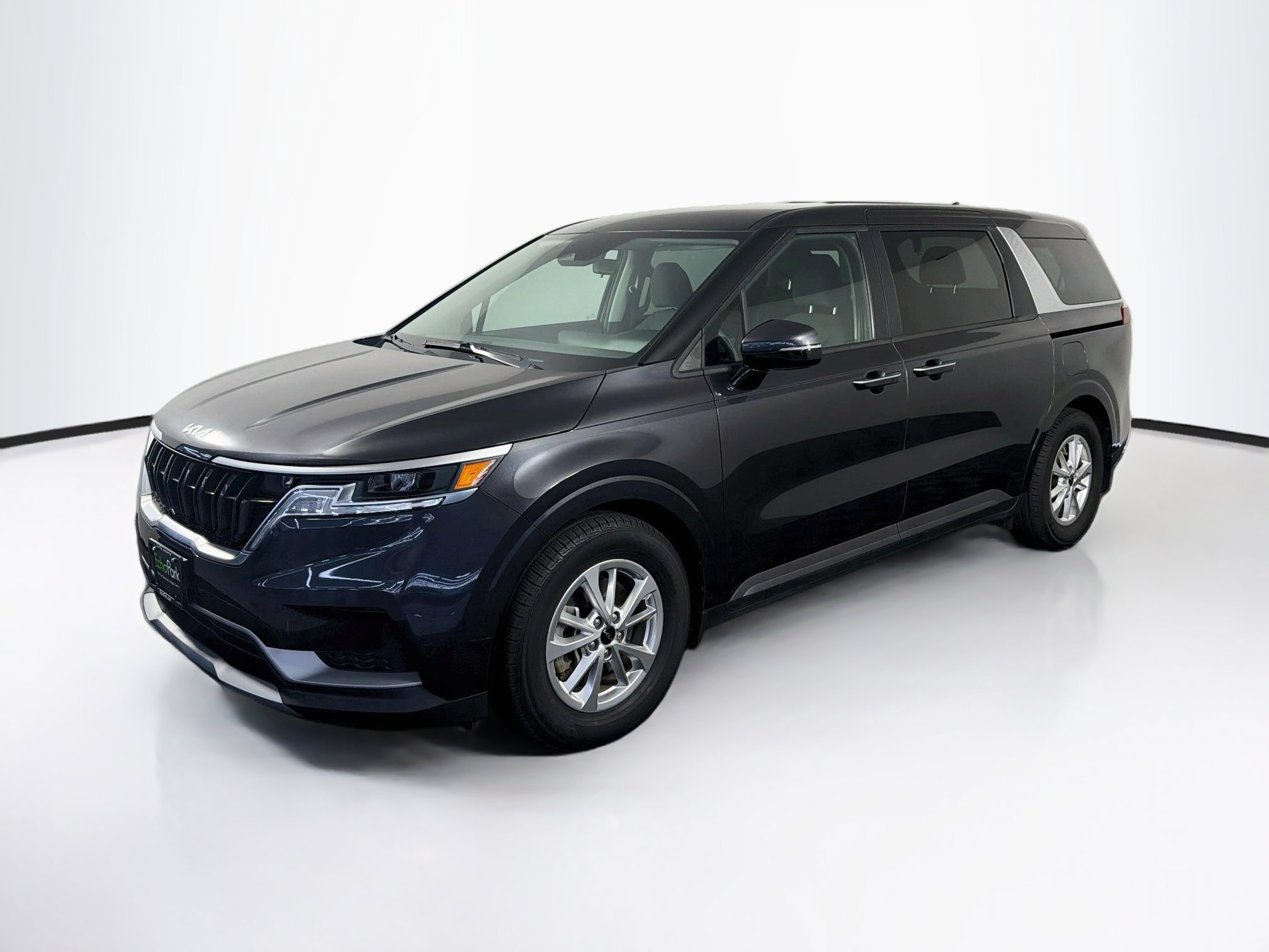 Used 2022 Kia Carnival LX FWD image 3
