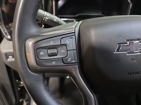 Used 2025 Chevrolet Silverado 2500 ZR2 w/ Technology Package image 16