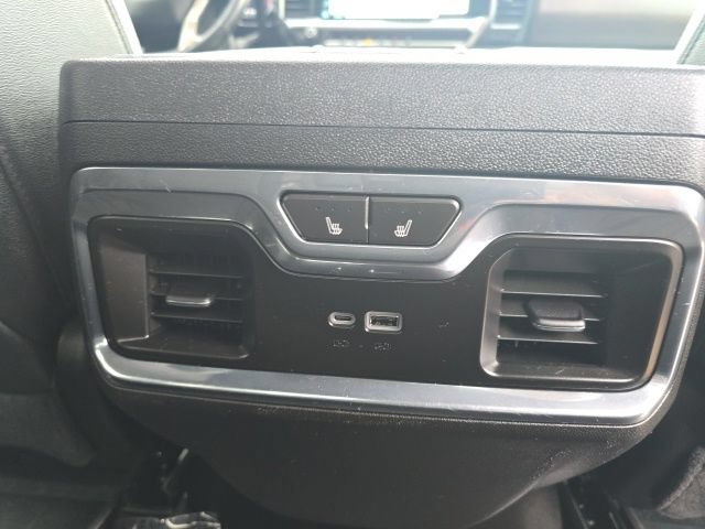 Used 2024 Chevrolet Silverado 2500 High Country w/ Technology Package AWD/4WD image 6
