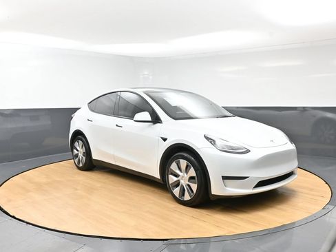 Used 2023 Tesla Model Y Long Range AWD/4WD image 6