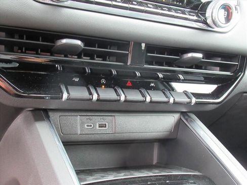 New 2026 GMC Canyon Elevation w/ Convenience Package image 24