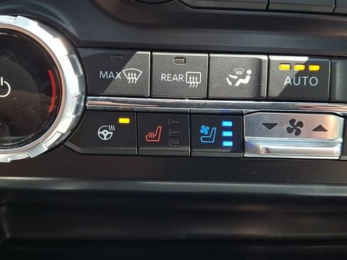 Used 2025 Ford F250 Lariat w/ Black Appearance Package AWD/4WD image 24