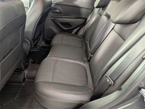 Used 2019 Chevrolet Trax LT w/ LT Convenience Package image 25