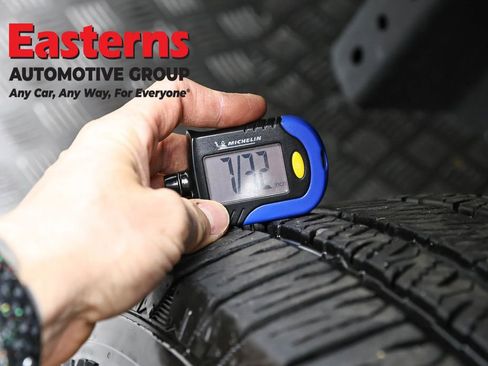 Used 2025 Jeep Wrangler Unlimited Sahara AWD/4WD image 28