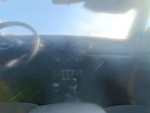 Used 2018 Jeep Wrangler Sport AWD/4WD image 25