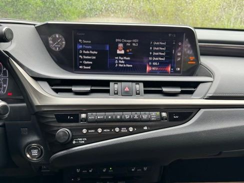 Used 2019 Lexus ES 350 w/ Premium Package FWD image 25