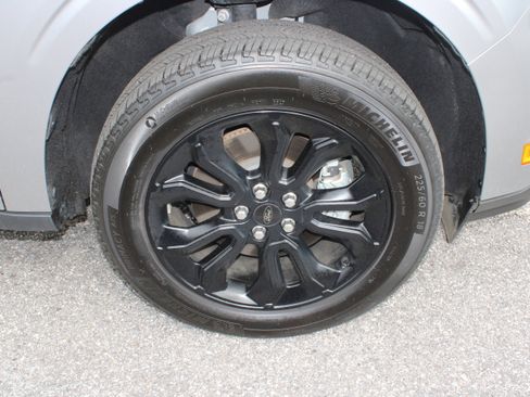 Used 2023 Ford Maverick XLT w/ XLT Luxury Package FWD image 9