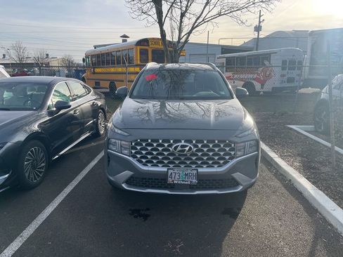 Used 2021 Hyundai Santa Fe SEL w/ Convenience Package image 2