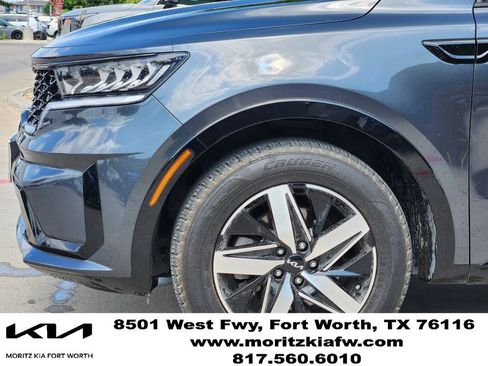 Certified 2023 Kia Sorento EX w/ Panoramic Sunroof Package FWD image 8
