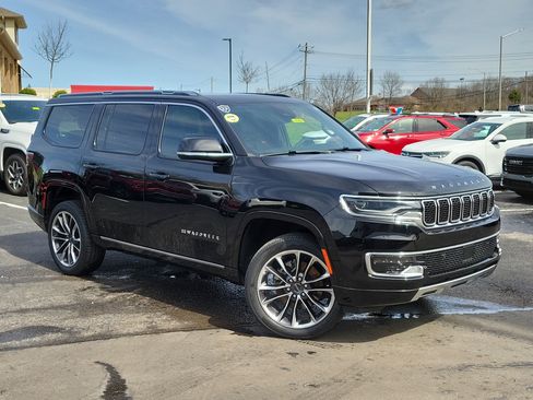 Used 2023 Jeep Wagoneer Series III w/ Premium Group I image 33