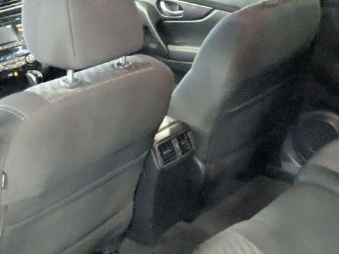 Used 2017 Nissan Rogue SV image 27